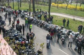Motoros felvonulás