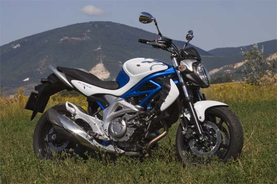 Suzuki Gladius