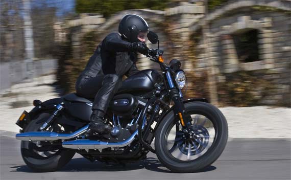 Harley-Davidson Sportster 883 Iron