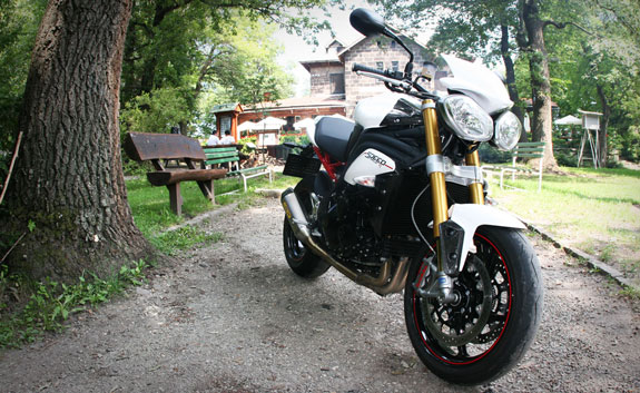 triumph speed triple r