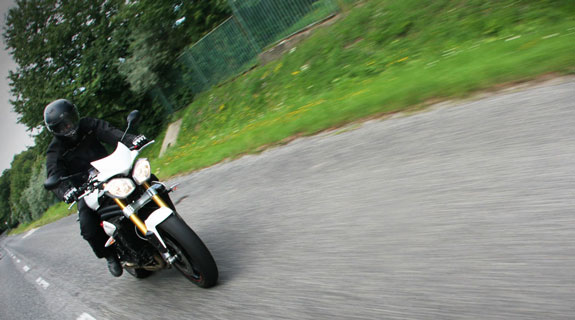 triumph speed triple r