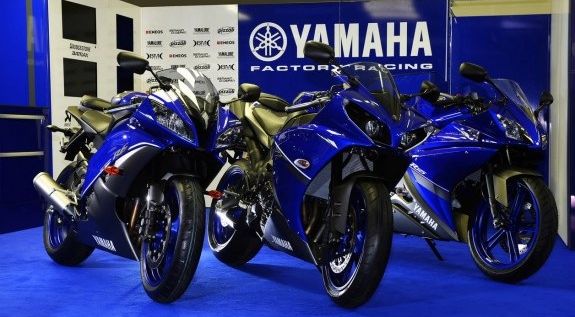 yamaha race blue