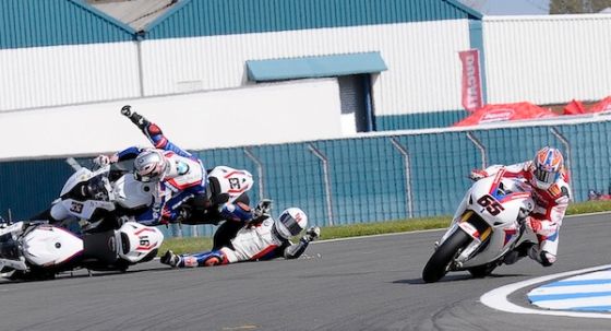 wsbk melandri rea crash