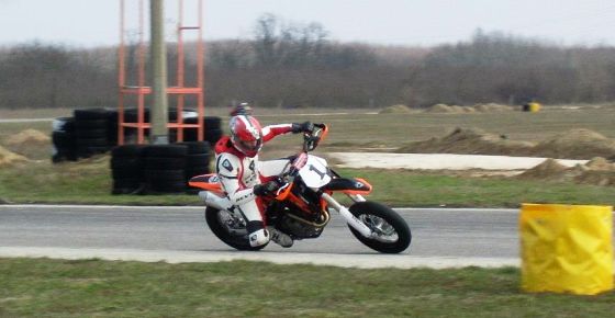 kispataki supermoto