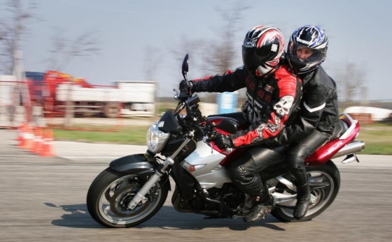 motor utaskapaszkodó