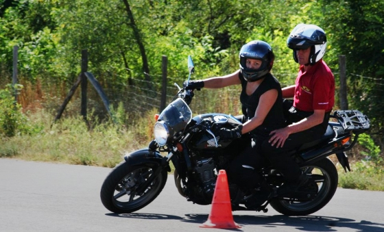 tommot vezetéstechnika