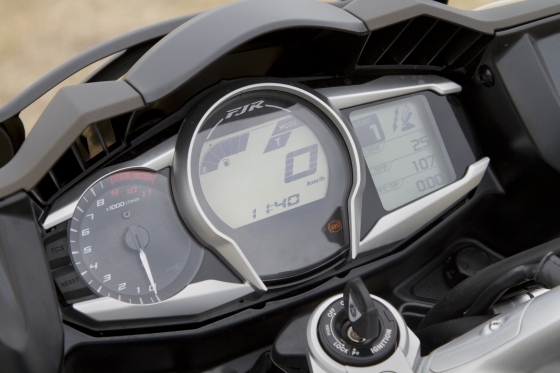 fjr1300-dash