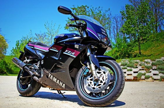 yamaha fzr1000