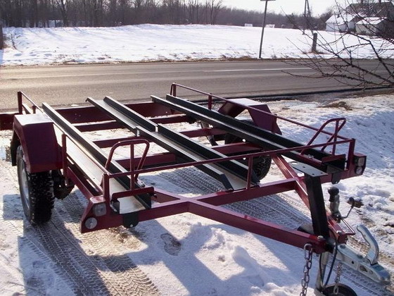 Motoros utánfutó Kis Illyés